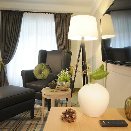 מלון Jagdschloss Kranichstein 4*