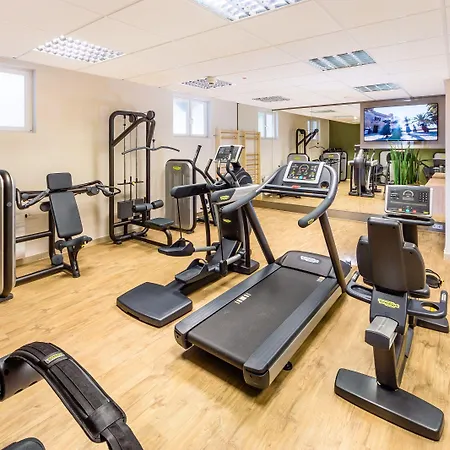 מלון Jagdschloss Kranichstein 4*